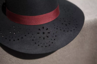 激光鏤空毛氈帽，這個(gè)冬天保你“帽”美如花